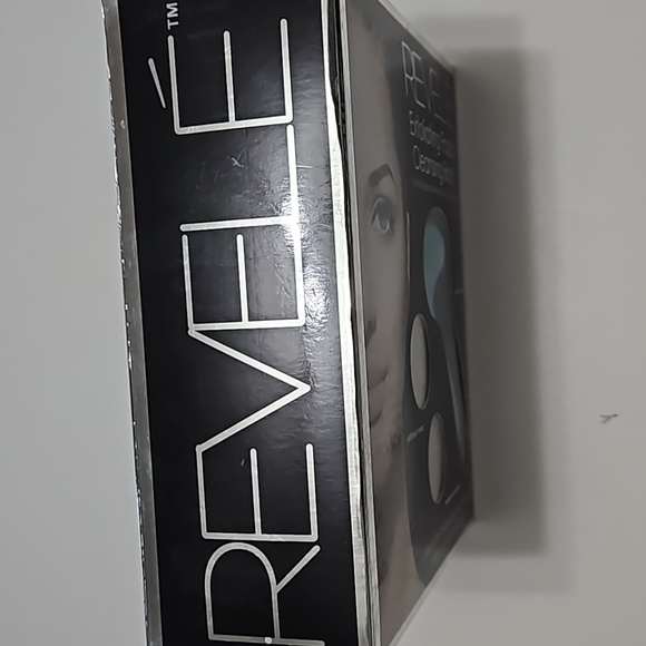 Revelé Exfoliating Facial Cleansing Brush W/2 Brush Heads - Picture 8 of 9